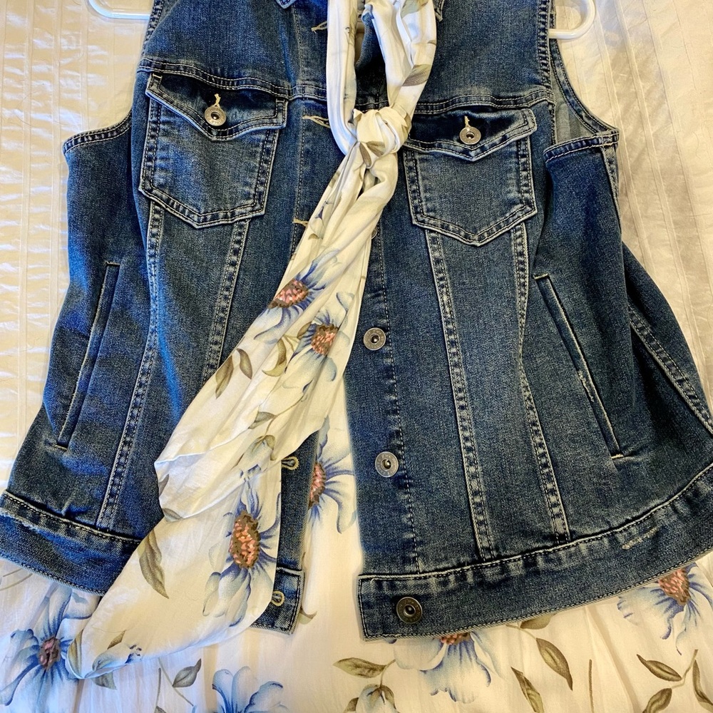 Dress - Picture 10 of 10